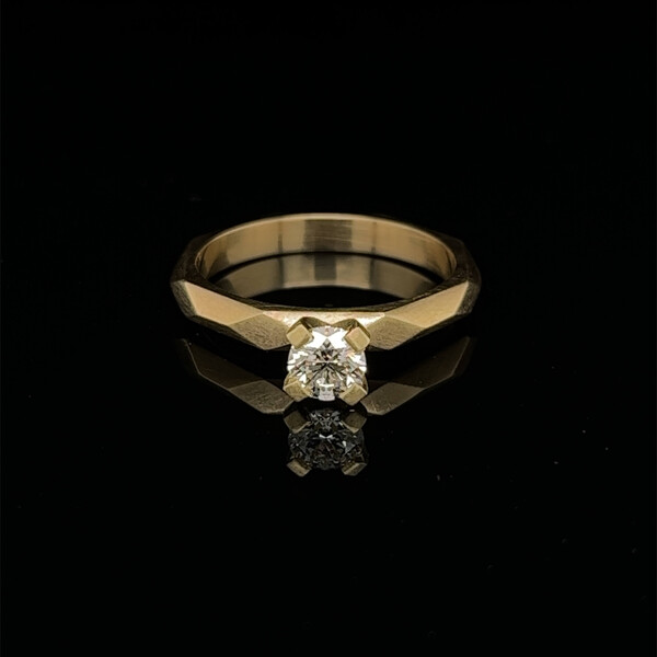 OCTOGON SOLITAIR RING